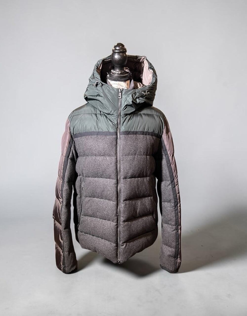 Moncler Julio Hooded Quilted-Down Jacket Gray/Green Color-Block – Size 2